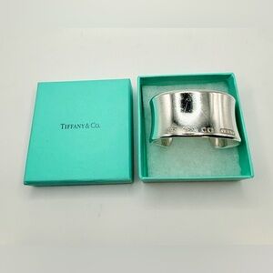 Tiffany & Co Autenticated 1837 29 mm wide sterling silver 88 gms cuff bracelet